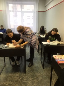 В учебном центре «Алгоритм-С» продолжаются занятия по подготовке школьников к ОГЭ и ЕГЭ
