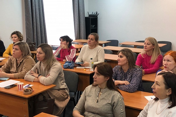 Бесплатный семинар для женщин о стиле и здоровье провели в УКЦ "Алгоритм-С"  в Новосибирске